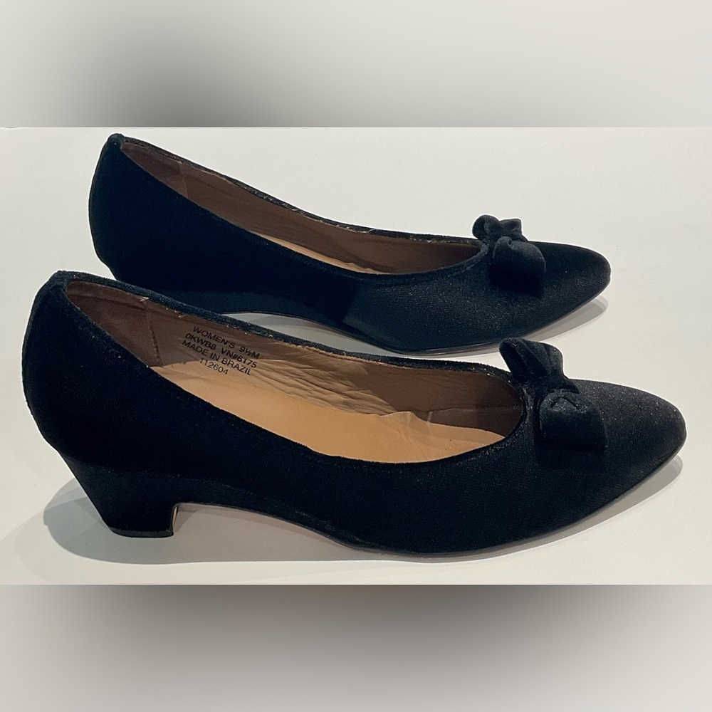 Vintage Black Velvet Bow Almond Toe Cuban Heels